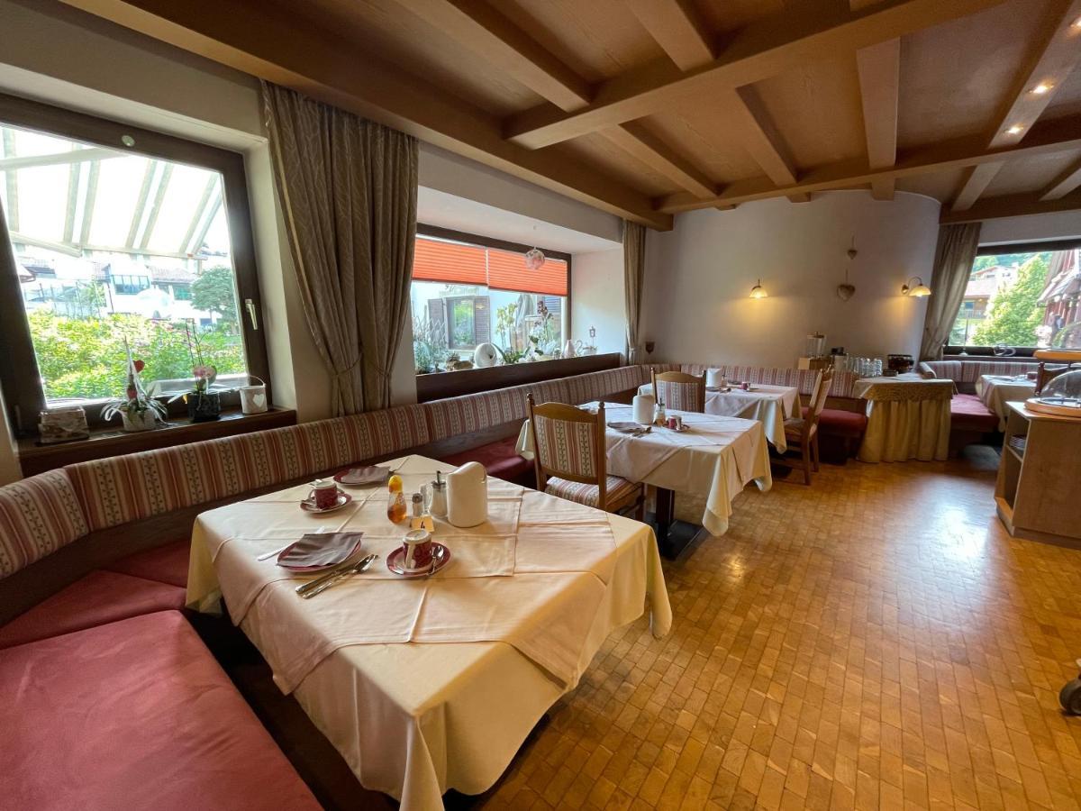 Hotel Garni Savoy Castelrotto Bagian luar foto