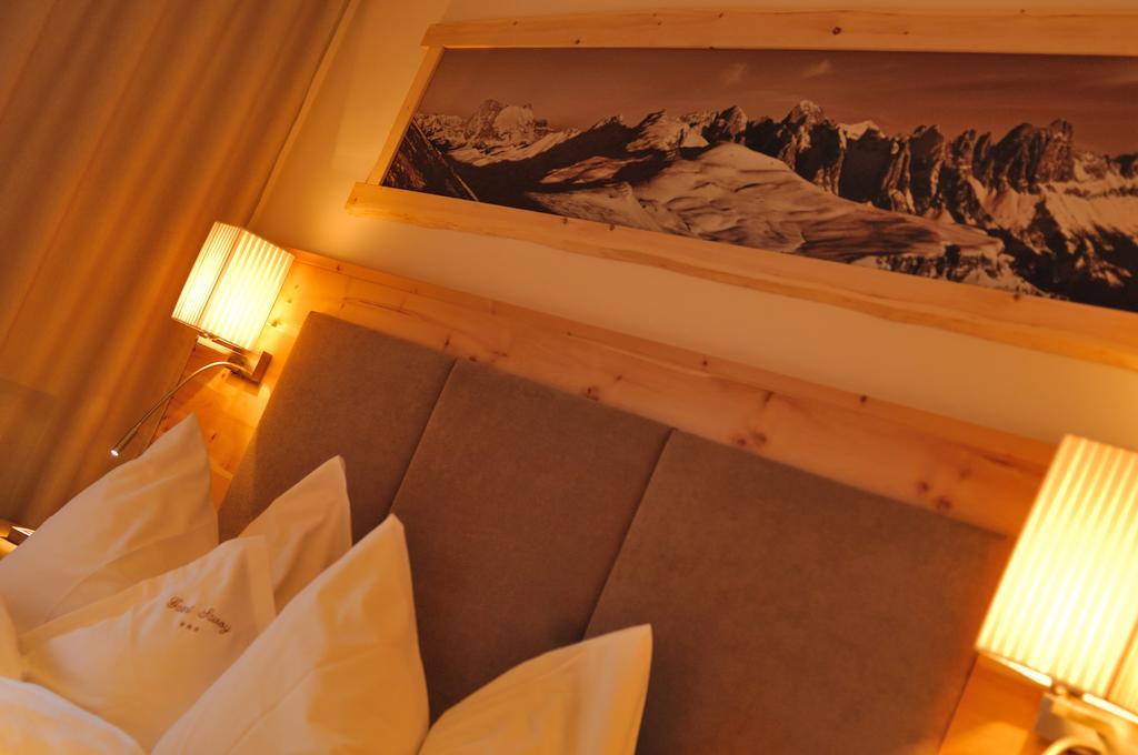 Hotel Garni Savoy Castelrotto Bagian luar foto