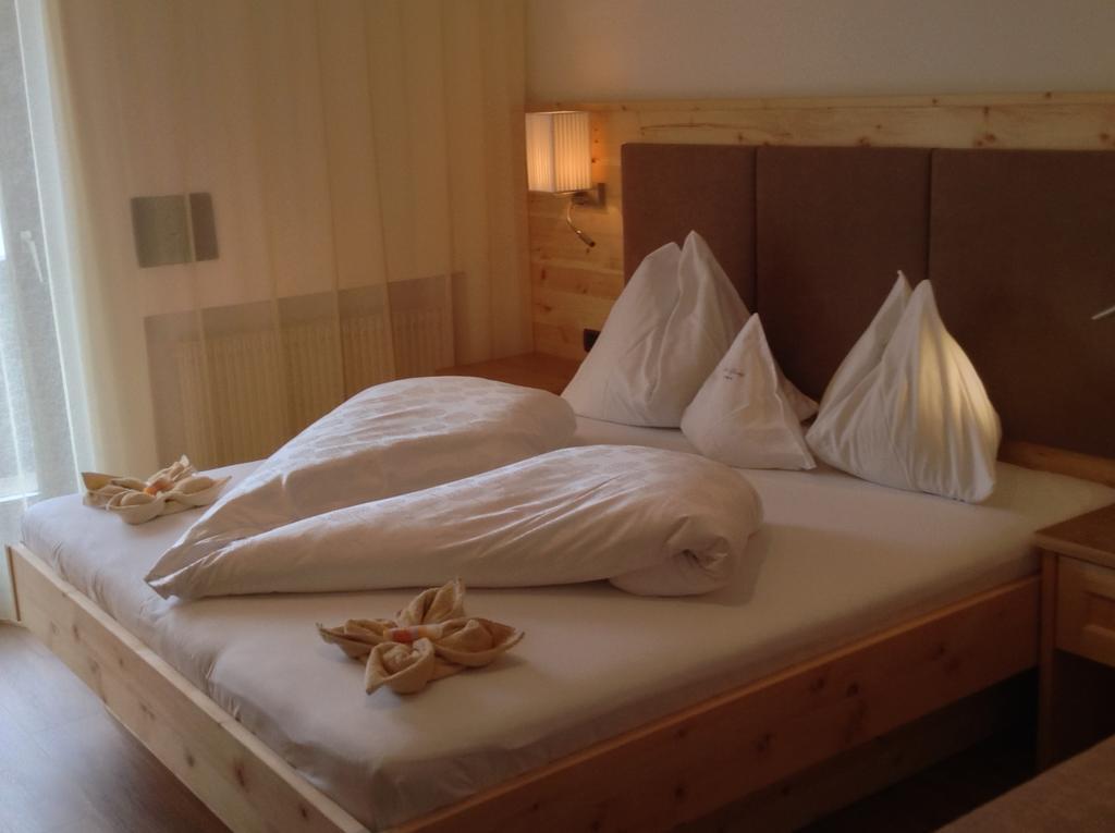 Hotel Garni Savoy Castelrotto Ruang foto