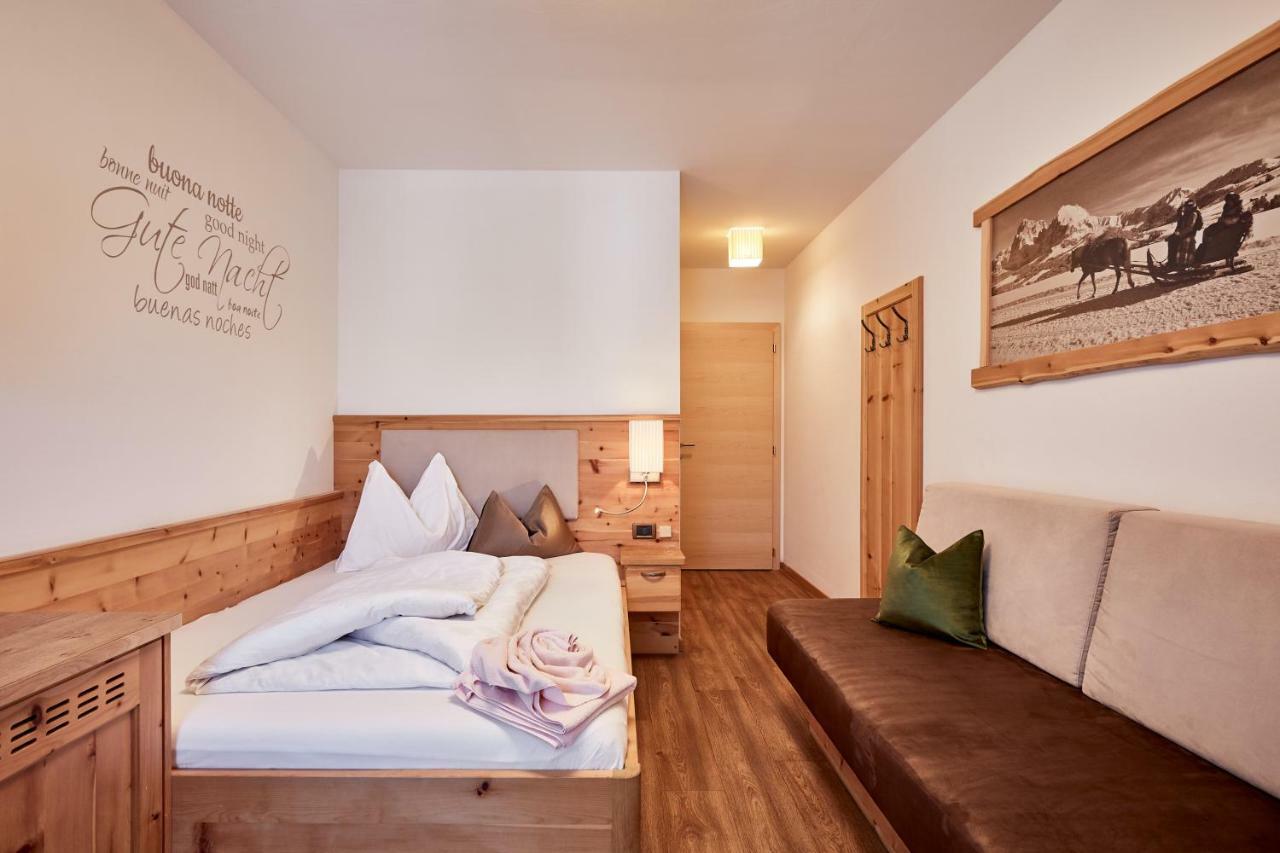 Hotel Garni Savoy Castelrotto Bagian luar foto