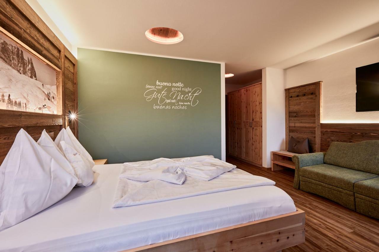 Hotel Garni Savoy Castelrotto Bagian luar foto