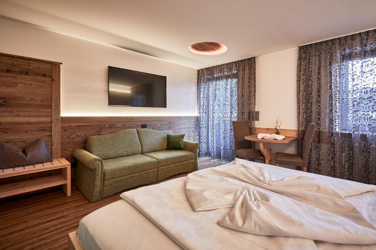 Hotel Garni Savoy Castelrotto Bagian luar foto